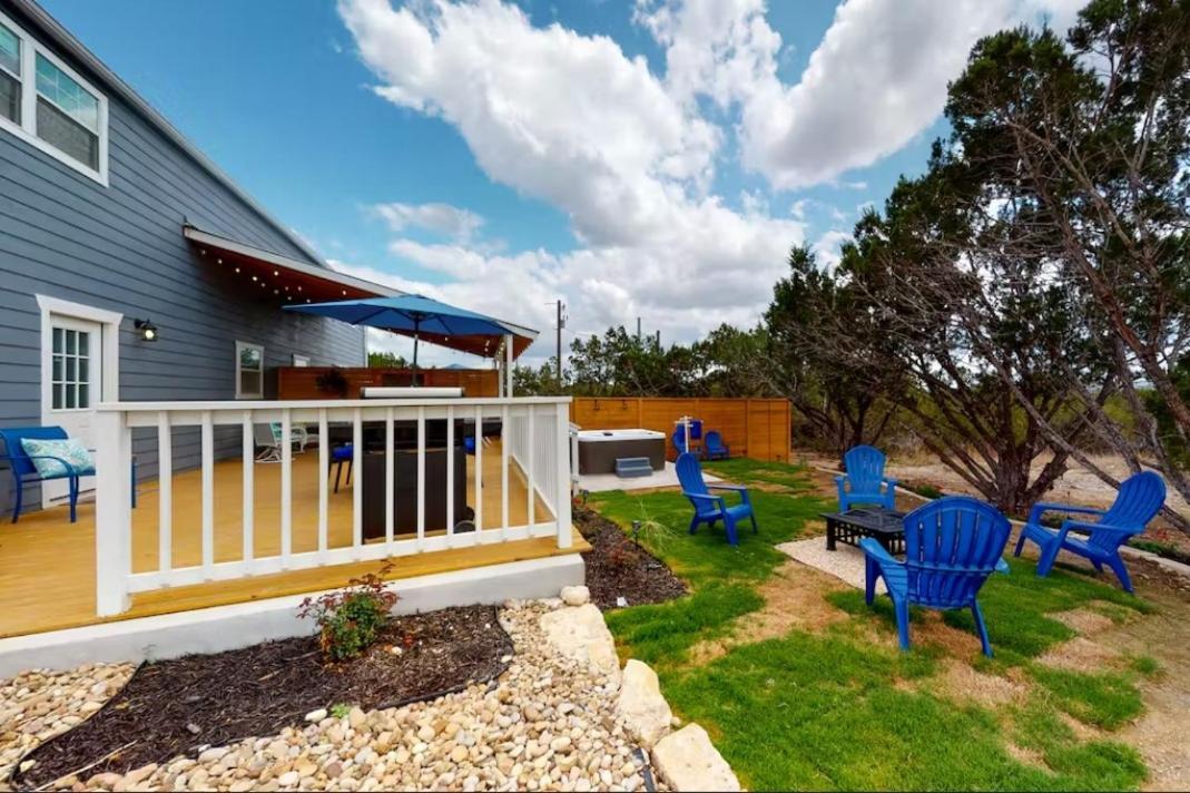 Blue Oasis In The Hill Country Hotel Kerrville Exterior photo
