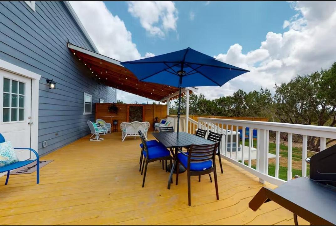 Blue Oasis In The Hill Country Hotel Kerrville Exterior photo